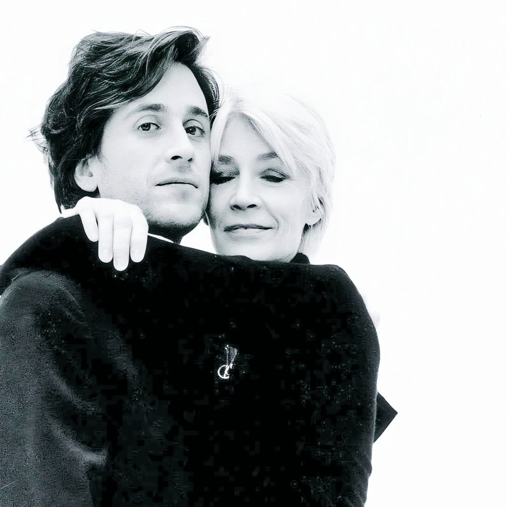 ConrothN's tweet image. Love ... ❤️ 
#FrançoiseHardy 
#ThomasDutronc