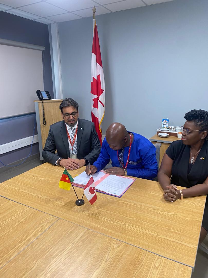 loyocameroon's tweet photo. Thank you H.E. @Lorraine_Canada for welcoming us at the Canadian High Commission @CanadaCameroon to sign our partnership agreement with @DallaireInst funded by @Canada #PSOP to empower youth a build peaceful & conflict-free communities in Cameroon. Let's get to work! https://t.co/Uq3VY0rKmR