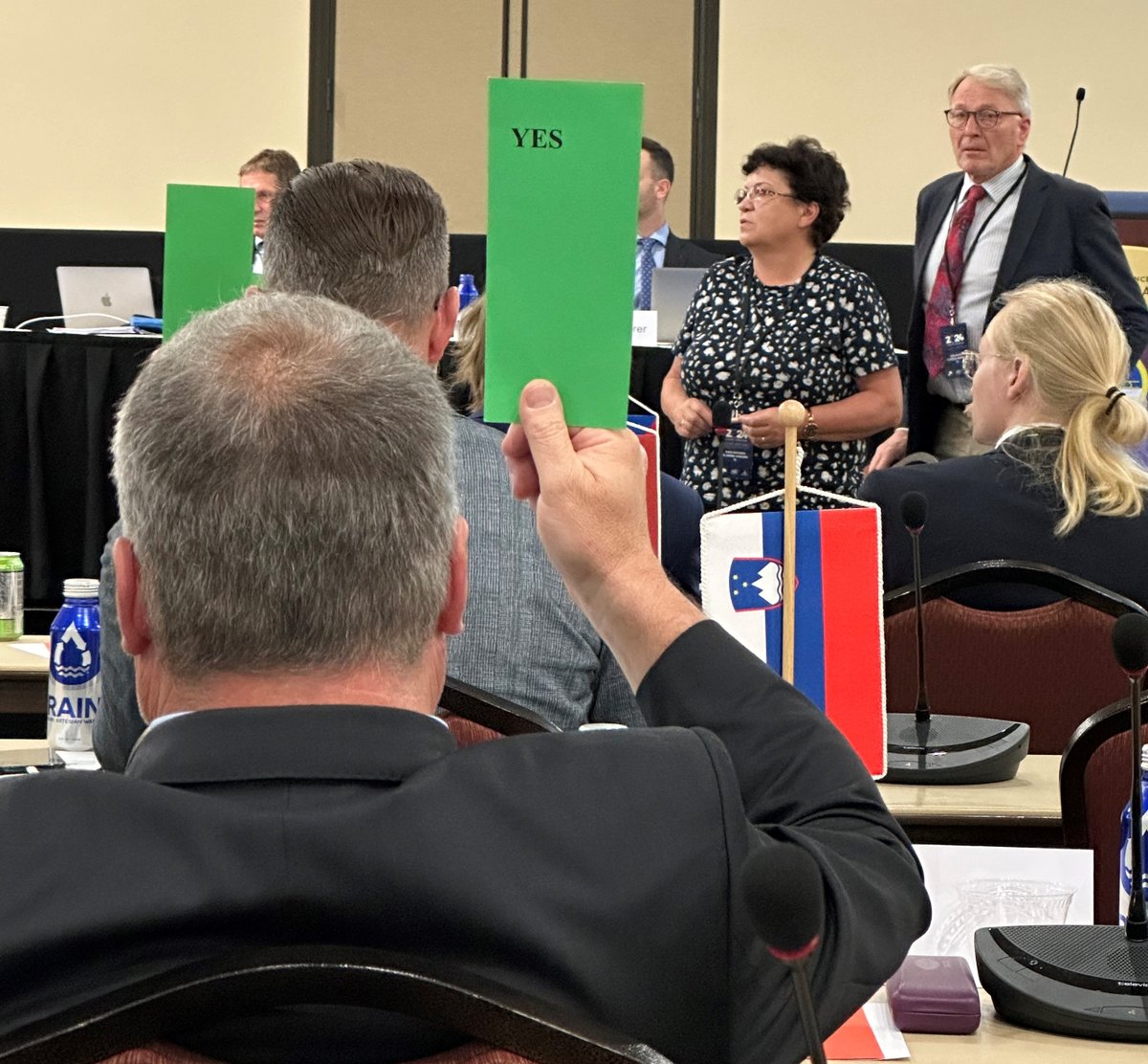 FIL_Luge's tweet photo. At the request of the FIL Sports Commission, the 72nd FIL Congress 2024 in Lake Placid voted in favor of the introduction of a new FIL race series for the World Cup and World Championships 2025 in Whistler. #LugeLove #FILuge #FILcongress #MixedWorldcup
https://t.co/BGl4r3OVNe https://t.co/tDXPshsD3m