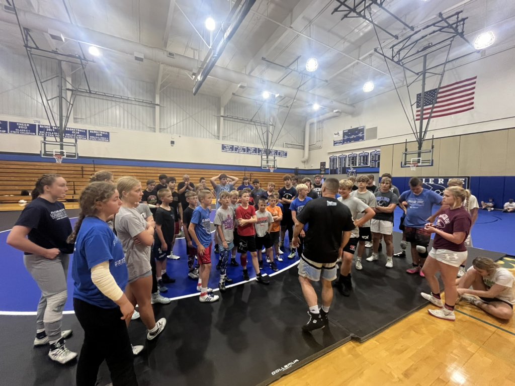 SCC wrestling is hosting a clinic here at Pierce HS with Coach Anthonie &amp; Coach Jake! 

About 50 kids here at camp learning and having fun at camp! 🤼‍♂️

#GoBobcats #ChooseSCC