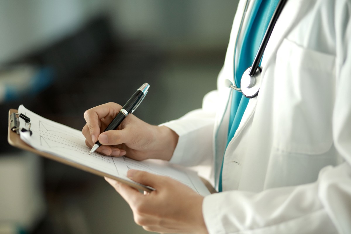Providing feedback is essential for clinician educators to foster a culture of continuous improvement and excellence in patient care. Join us for our hands-on, Drake Institute workshop on Monday, June 17: Experiential Learning and Providing Feedback: bit.ly/4aYITWJ