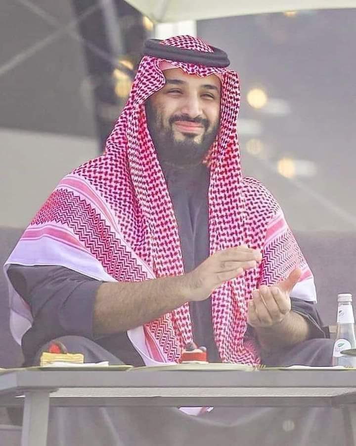 كانوا . العرب يقبعون تحت أوهام الناصرية وكتاب #القذافي الأخضر وأحلام #صدام التوسعية، والآن تحت احلام #اردوغان العثماني ومشروع #خامنئي والمد الشيعي
ولكن فالسعودية شاب طموح صنع المستحيل واستطاع إنقاذ بلاده من كوارث عدة وانقذ اغلب الدول العربية ، بمشروعه 2030 وما بعد 
أطال الله في