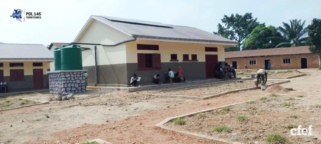 AdrienMulanguK's tweet photo. #EPST_RDC: Grâce à la bonne volonté du chef de l'Etat #Félix_Tshisekedi, les travaux de construction et équipement de l'Ecole Primaire #MASAMBA dans le Territoire de #Luozi dans la Province du Kongo Central sont achevés. @fatshi13 @SuminwaJudith @MaluRaissa @MinisterEPST https://t.co/YEuTnHFN4d