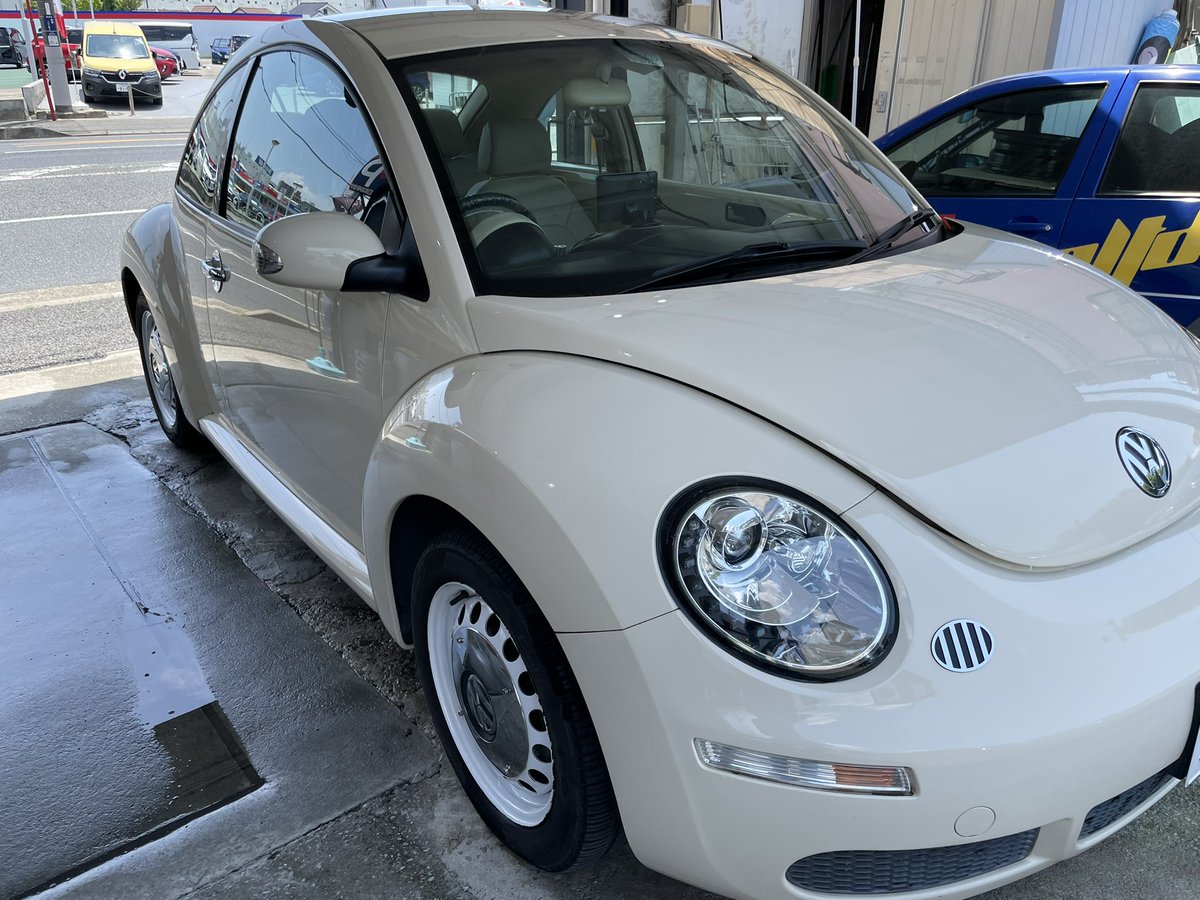 peyton_halt's tweet photo. お客様VWニュービートル　車検
.
車検に加えワイパー交換、バッテリー交換などを行いました！
.
ご利用いただきましてありがとうございます！
.

#peyton
#haltdesign
#car
#carinstagram 
#carsensor 
#carporn 
#carcustom
#cars 
#volkswagen
#フォルクスワーゲン
#ニュービートル 
#車検 https://t.co/dNs4b9hxct