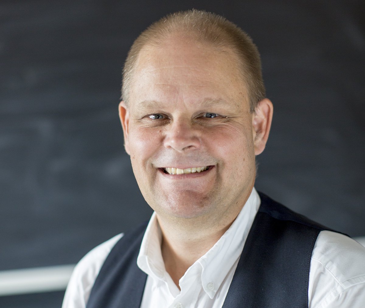 Vi är väldigt glada att få välkomna Hans Karlsson som ny ordförande i SND:s styrgrupp😊!
Hans har gedigen kunskap om nationell #forskningsinfrastruktur &amp; ett stort engagemang för #öppenvetenskap &amp; #öppnadata, vilket är mycket värdefullt för vår verksamhet.
tinyurl.com/bddvmy9x