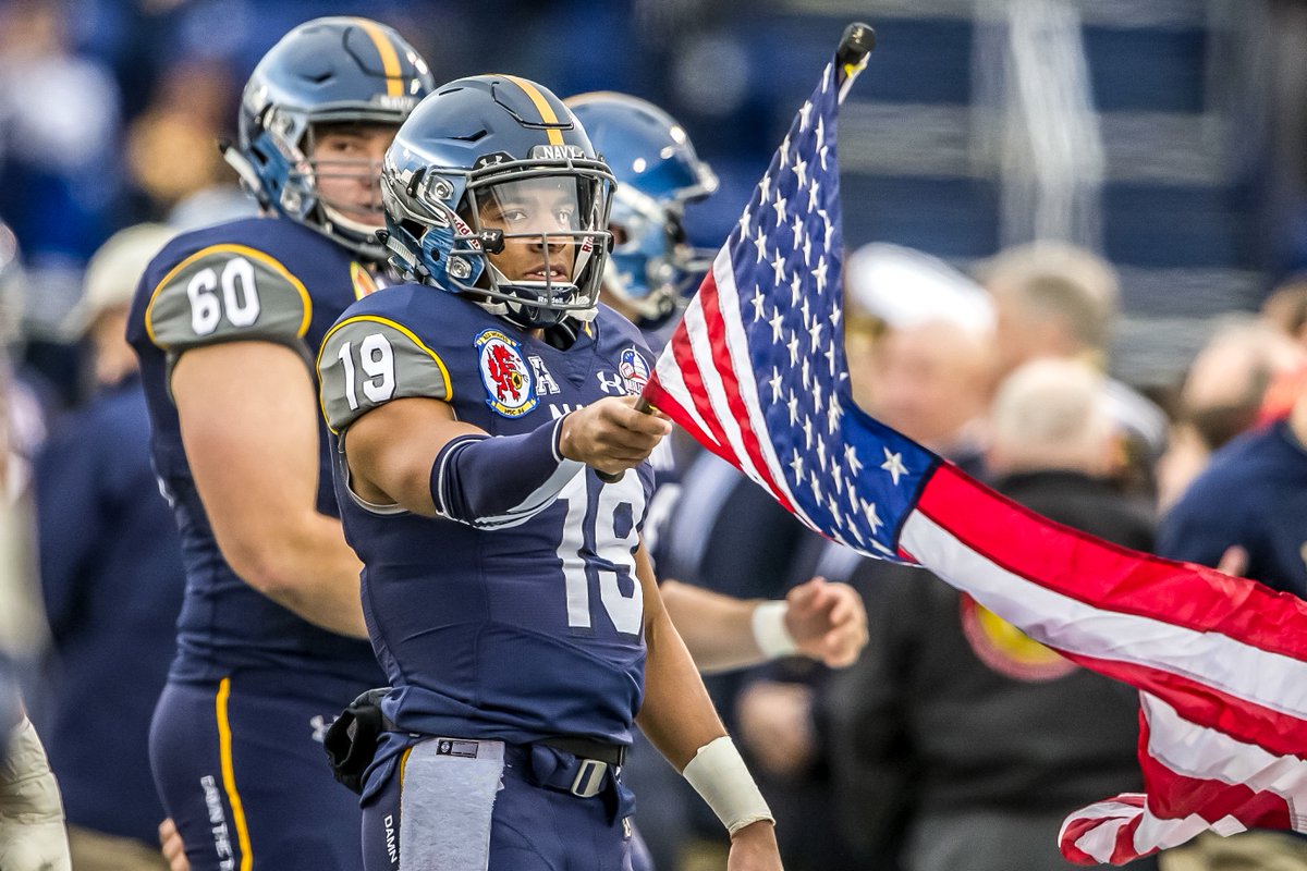 NavyFBrecruit's tweet photo. Happy Flag Day from 🇺🇸's team!

#GoNavy | #LetsFly25 https://t.co/YtX5MUL5wE