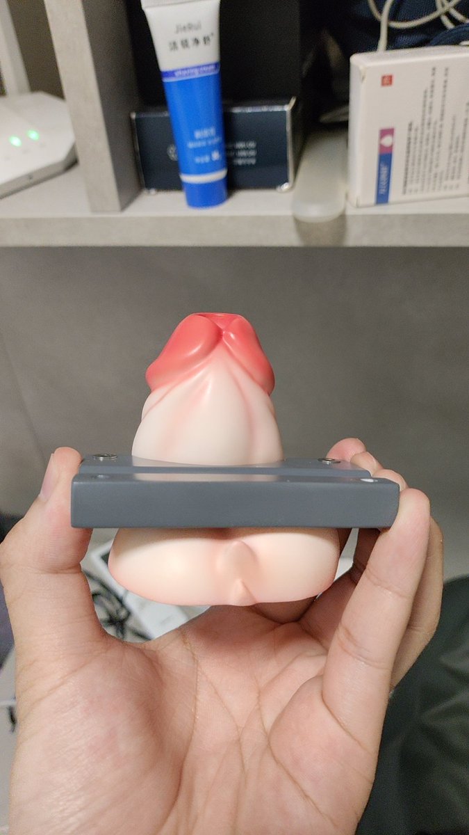 NlaPyFsSbc7BGEQ's tweet photo. 这辈子收到过最喜欢的生日礼物 虽然是自己选的但到手的瞬间还是很惊喜 感觉连上12天班错过生日都值了😭 https://t.co/1bspHIGQYE