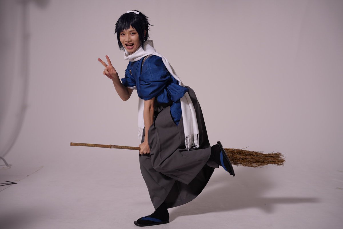 uechan_0905's tweet photo. 舞台『#刀剣乱舞』心伝 つけたり奇譚の走馬灯

本日もご来場誠にありがとうございました！

連日最高の景色、皆様の高まりを肌で感じております。幸福な時間をありがとう。

内番スタイル。オフショットも蔵出ししていきますね(￣ー￣)

#刀ステ https://t.co/C1kvDKVXxr