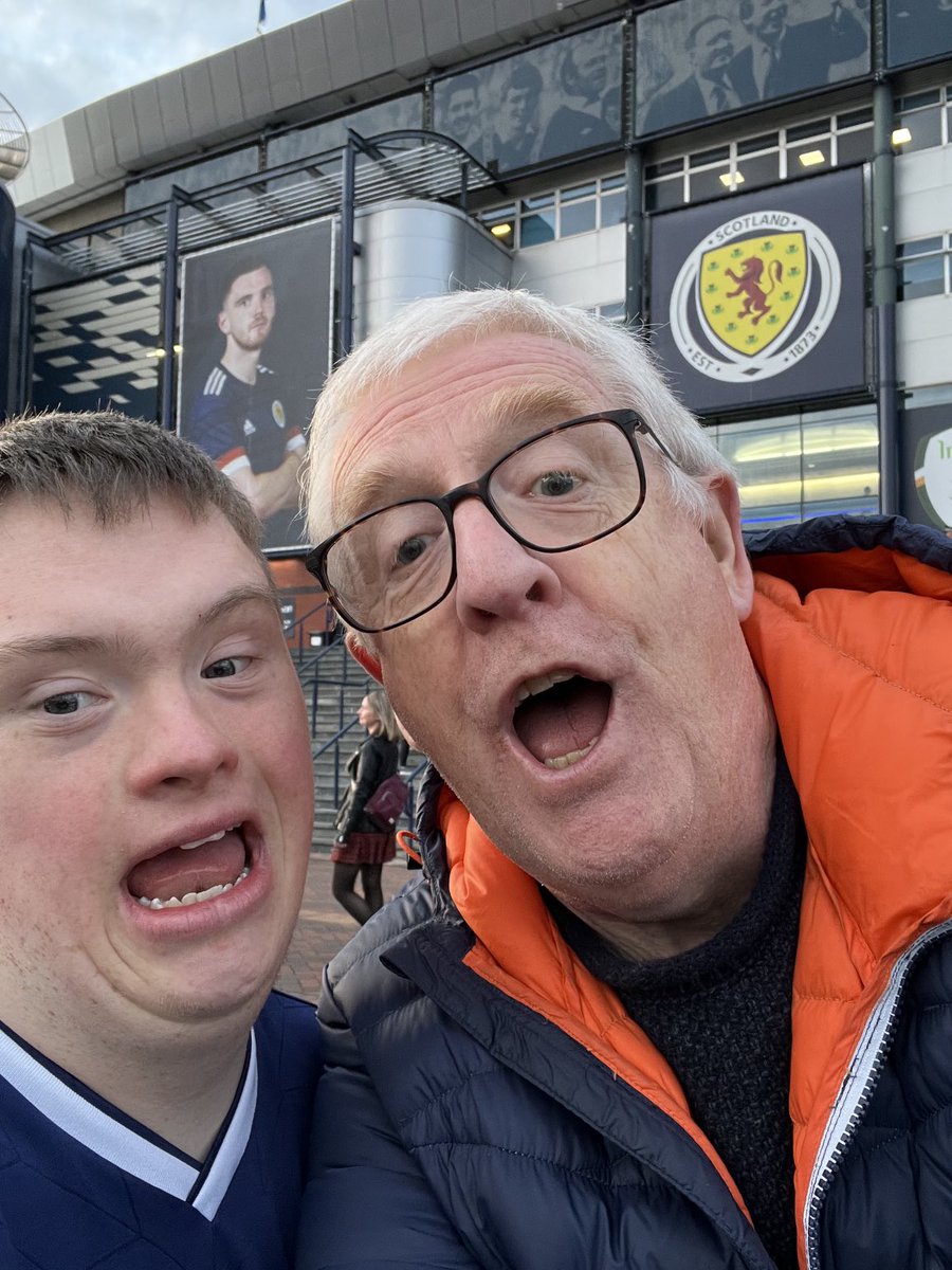 DougChapmanSCO's tweet photo. All the โฆ@ScotlandNTโฉ qualifying games have been blast - thanks guys! But itโs time for the big one! Respect everyone - Fear no-one. #GoodLuckScotland https://t.co/I1C7V9czUW