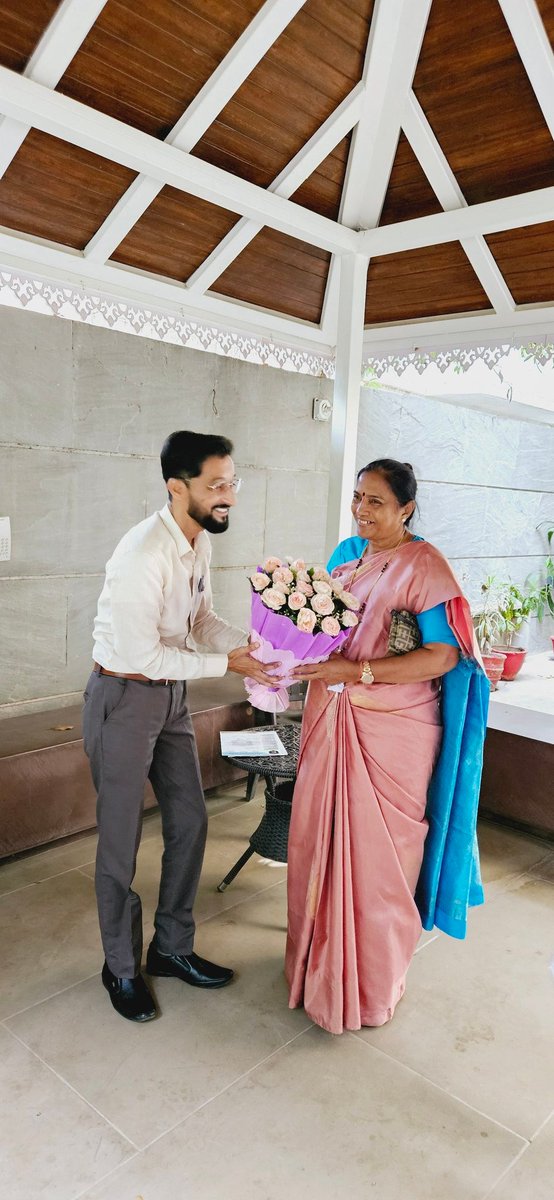 anas_president's tweet photo. Had a nice meeting with the Member of Parliament Dhule (Maharashtra) Constituency Respected Ms. Bacchav Shobha Dinesh ma'am. https://t.co/hg8HRfyYdL