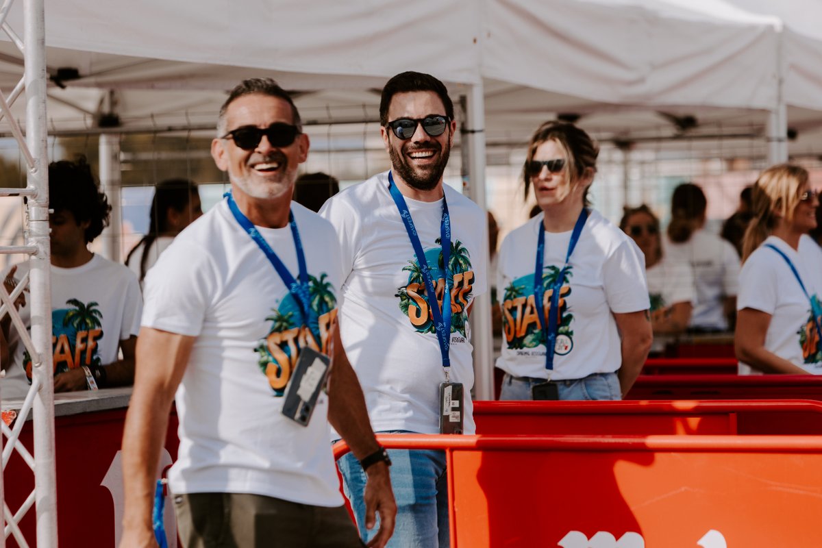 SpringAlc's tweet photo. Team Koala Bay en #SpringFestival2024 🌸  

Las camisetas de staff son pura primavera, un diseño personalizado y lleno de color por @KoalaBay, ¿cómo de bonitas son? 🌴 https://t.co/w8B60gwzDU
