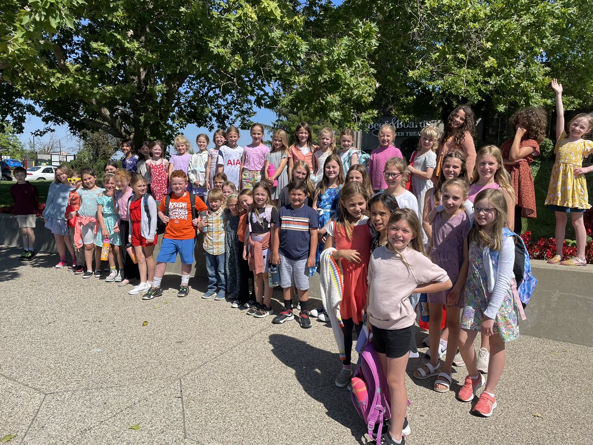 jclickful's tweet photo. Fun field trip to Beef and Boards Musical Theatre Camp 2! @msdwtoperations @msdwt @ClearwaterElem https://t.co/FvdudKQEC4