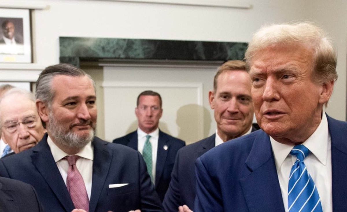 grantstern's tweet photo. Find someone who looks at you the way @tedcruz looks at the man who called his wife ugly. https://t.co/rik9wpyowk