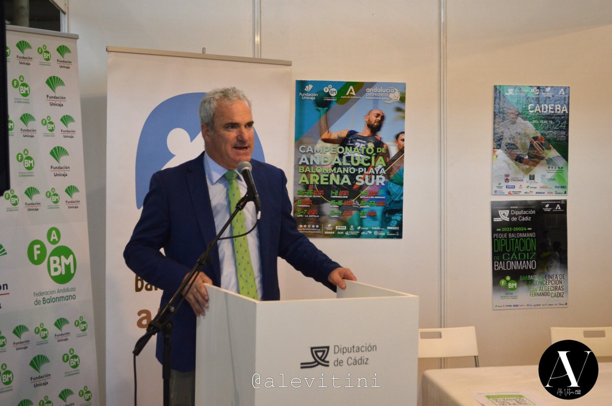 FAndaluzaBM's tweet photo. 🌟 Premios Andalucía #GalaBMAndaluz2024:

📝 Categoría 𝐃𝐢𝐫𝐞𝐜𝐭𝐢𝐯𝐨𝐬: 

🎖️ Insignia y medalla de 🟠 BRONCE:
✔️ José Torrente Rivas 
✔️ María del Mar Rodríguez Ruíz 
✔️ Jorge Fernández de Navarrete 

📅 29 de junio
📌 Alhaurín de la Torre

#BalonmanoAndalucía https://t.co/Z4TqiMtf3u