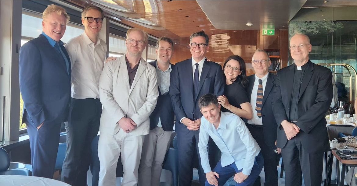OutrchCatholic's tweet photo. Outreach founder @JamesMartinSJ attended a papal audience this morning alongside international comedians. From left: @ConanOBrien, @StephenMerchant, @JimGaffigan, @mikebirbiglia, @StephenAtHome, @TigNotaro, Julia Louis-Dreyfus, David Sedaris and Father Martin. https://t.co/HUq1syby9F