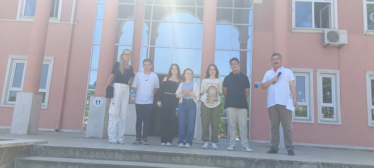 2023-2024 Eğitim Öğretim yılı karne törenimizi gerçekleştirdik. Bütün öğretmen ve öğrencilerimize iyi tatiller...🛍🎈⛱