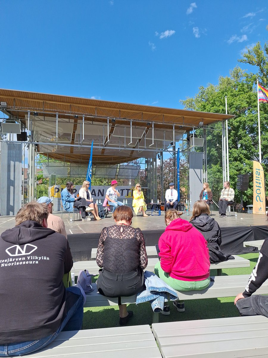 Kansalaisfoorumi (@citizensforum) on Twitter photo Sottiisin Nuori kulttuuri talksissa <a href="/SariMultala/">Sari Multala</a> ja <a href="/SampoTerho/">Sampo Terho</a> toteavat, että kulttuurin harrastaminen on tärkeää nuorten turvallisuuden takaaja. #kulttuurinennuorisotyö Sottiisin Nuori kulttuuri talksissa <a href="/SariMultala/">Sari Multala</a> ja <a href="/SampoTerho/">Sampo Terho</a> toteavat, että kulttuurin harrastaminen on tärkeää nuorten turvallisuuden takaaja. #kulttuurinennuorisotyö