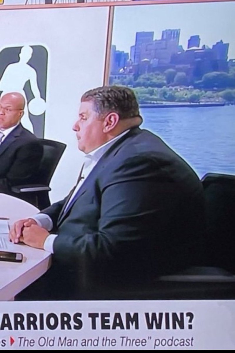 TheCoachesDesk's tweet image. This the guy they’re letting talk about how Luka is lazy and out of shape 🤦‍♂️💀