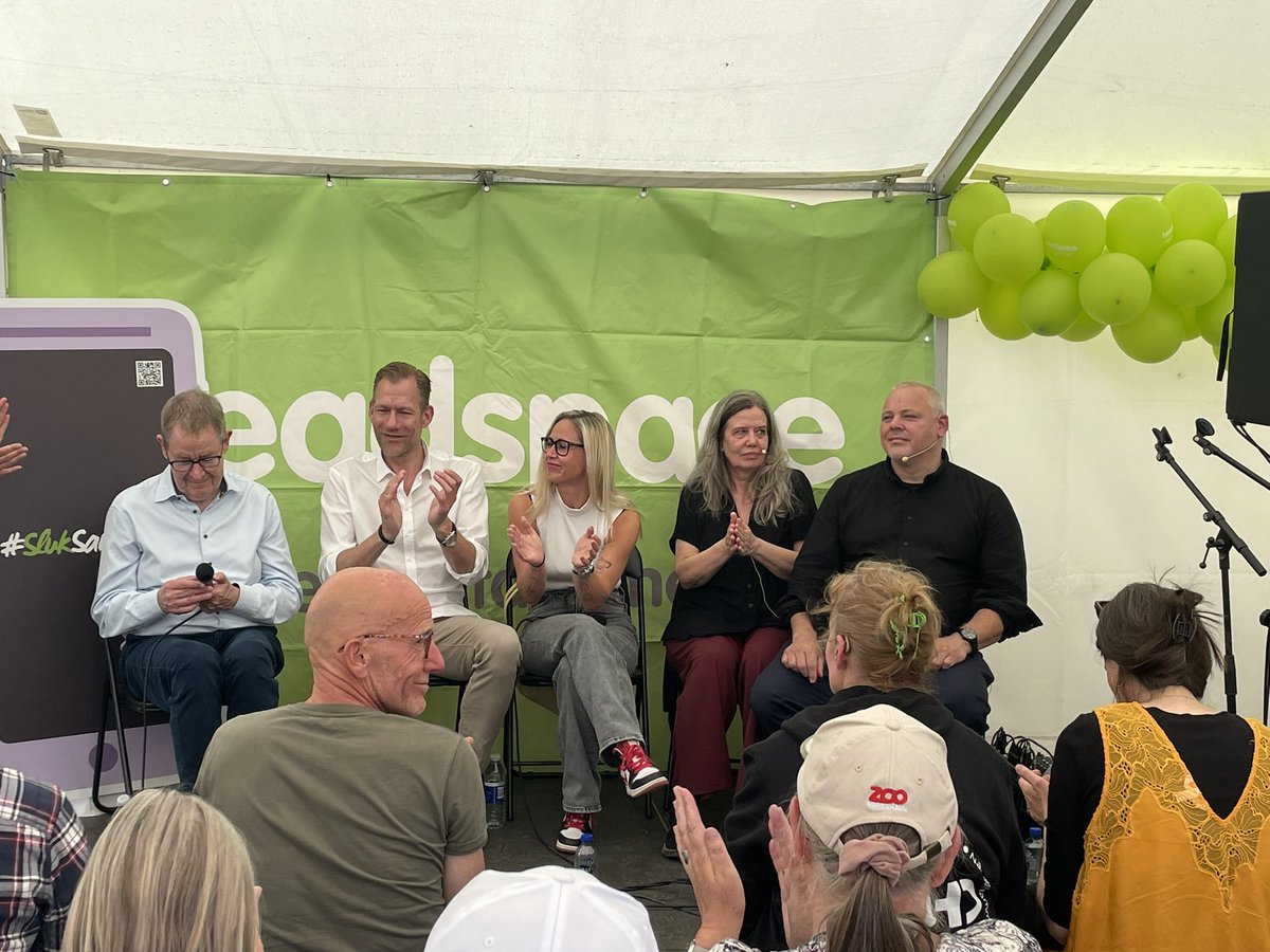 🤲🏼 Peerstøtte er en vigtig metode til at hjælpe mennesker gennem fælles erfaringer og støtte fra ligesindede. “Når man bliver mødt i det, man har oplevet, er det dét, der skaber forandringer,” siger <a href="/Klavs_Serup/">Klavs Serup Rasmussen</a> i en debat med Poul Nyrup, <a href="/LouiseBrown/">Louise brown</a>, <a href="/HeinoKnudsen/">Heino Knudsen</a> og Lene Eplov