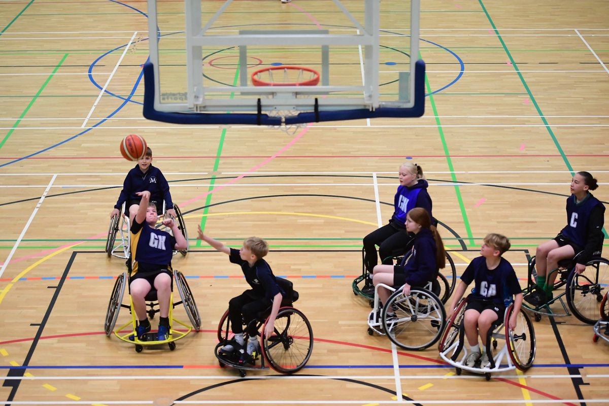 DRETsport's tweet photo. Fantastic opportunities today as our students experience a range of new activities in Climbing, Wheelchair Basketball, Thai Boxing, Tag Rugby and Dodgeball all led by @UoNSport https://t.co/vgPrJ5k541
