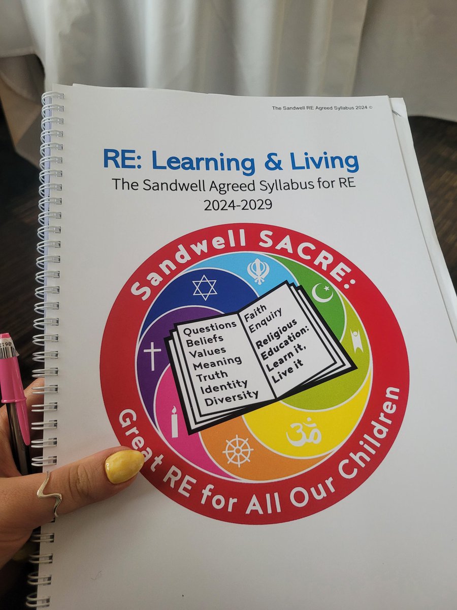 ReHawthorne's tweet photo. Big day out 📚🤓 https://t.co/A6ndZzxq2t