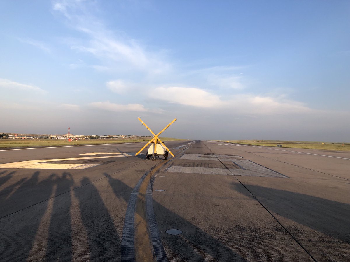 It’s a beautiful morning for a ⁦<a href="/DENAirport/">Denver Int'l Airport</a>⁩ RWY 25 FOD walk. ⁦<a href="/mcgrath_jonna/">Jonna McGrath</a>⁩ ⁦<a href="/AOSafetyUAL/">AO Safety UAL</a>⁩