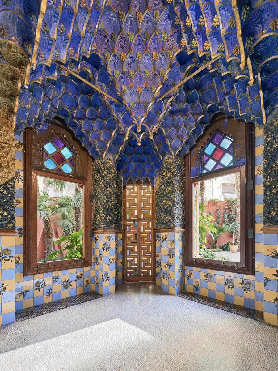 casa_vicens's tweet photo. 💙 Que tota la vida és somni, i els somnis, somnis són.
Obrim cada dia de 09.30 a 20.00 h.
✏️ La vida es sueño, Pedro Calderón de la Barca (1635)
#casavicens #gaudisfirsthouse #visitbcn #barcelona #gaudí https://t.co/A3vs7KpaUH