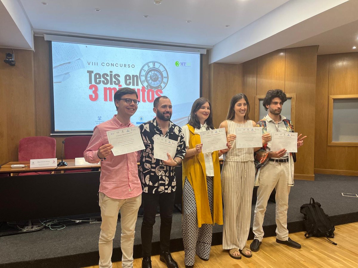 La URJC gana 2 puestos en "Tesis en 3 minutos":
Iván Vázquez Millán, en el área de Artes y Humanidades y Marta Olmos Valverde, en el área de Ciencias de la Salud. ¡Felicidades a ambos!🎉🏆