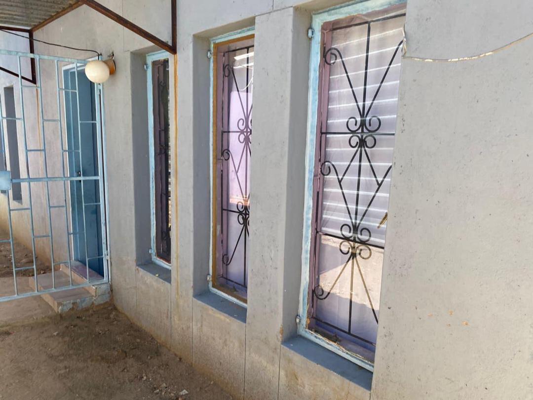 WithRealtor's tweet photo. 🏠 House for sale 
📍Soweto/ Windhoek 
Selling for : N$ 800,000.00

House features 
■ 2 bedroom 
■ 1 toilet 
■ BIC in the kitchen
■ BIC in the rooms
■ Excluding costs 
■ 269mm²

☎️ 081 488 2899 
Email: wlumbololo@gmail.com https://t.co/sWWs5Ek97P