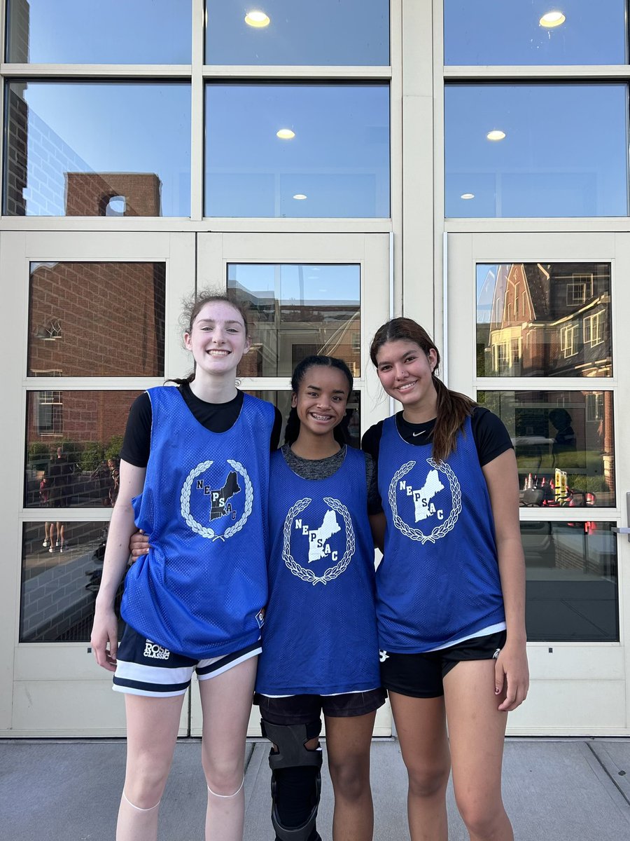 Great to see three of our girls out there at the <a href="/NEPSGBCA/">NEPSGBCA</a> Scholastic Showcase this weekend putting on a display for Groton Hoops!  
<a href="/camryndunn26/">Camryn Dunn</a>, Sage Greaves, and <a href="/malemontero25/">Male Montero</a>