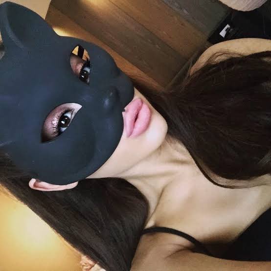 FUCKPOSITIONS's tweet photo. thinking about 2015 ariana grande https://t.co/AAFAAIXOSc