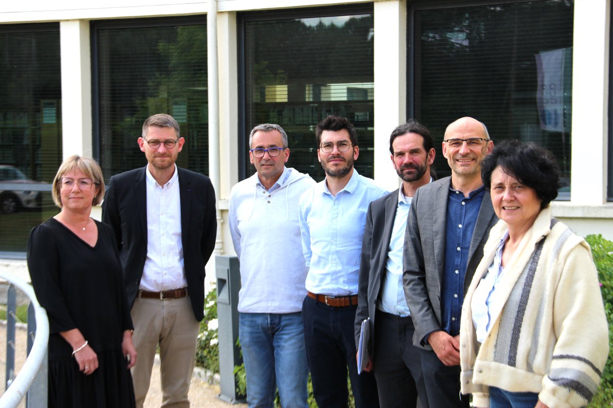 L'Enseignement catholique de Bretagne et l'UCO Bretagne Sud préparent un nouveau diplôme en langue bretonne pour la rentrée 2025 à destination des étudiants en licence. 
Pour en savoir plus 👇 
vu.fr/IZORc
<a href="/UnivCathoOuest/">UCO</a> 
<a href="/DDEC_35/">EC Ille-et-Vilaine</a> 
<a href="/ddec56/">EC Morbihan</a> 
<a href="/ddec22/">EC 22</a> 
#finistère