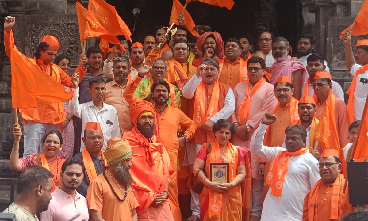 End Halal Start Om Certificate

#om_pratishthan launched #Om_Certificate_For_Hindus restrict temple premises from being illicitly used by various non-Hindu to distribute adulterated Prasad with betraying faith of Hindus,so request all prasad distributor to get duly certified.