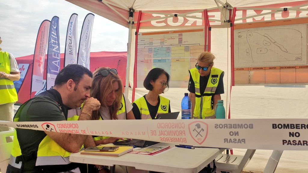 COUNSELING_UMA's tweet photo. Alumnos del máster de Gestión de Catástrofes #UMAEMERG siguen coordinando los recursos sanitarios, policiales, militares, de rescate y #ProtecciónCivil para atender la resolución de los 12 escenarios en #EJERCICIO #JEMERG24 https://t.co/wc9dzE03HQ