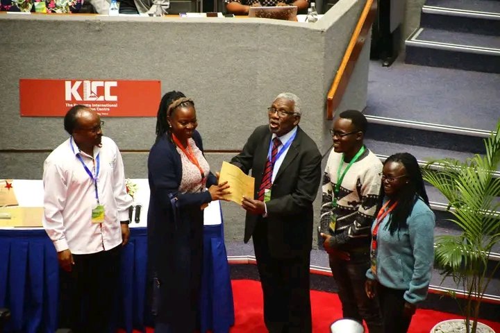 CUE_Kenya's tweet photo. Research and Innovation Award's at the #4thBiennialConference

1st RUNNER'S UP: KEMRI Graduate School 

Congratulations 👏 🎉 https://t.co/qUUlPfsnUC