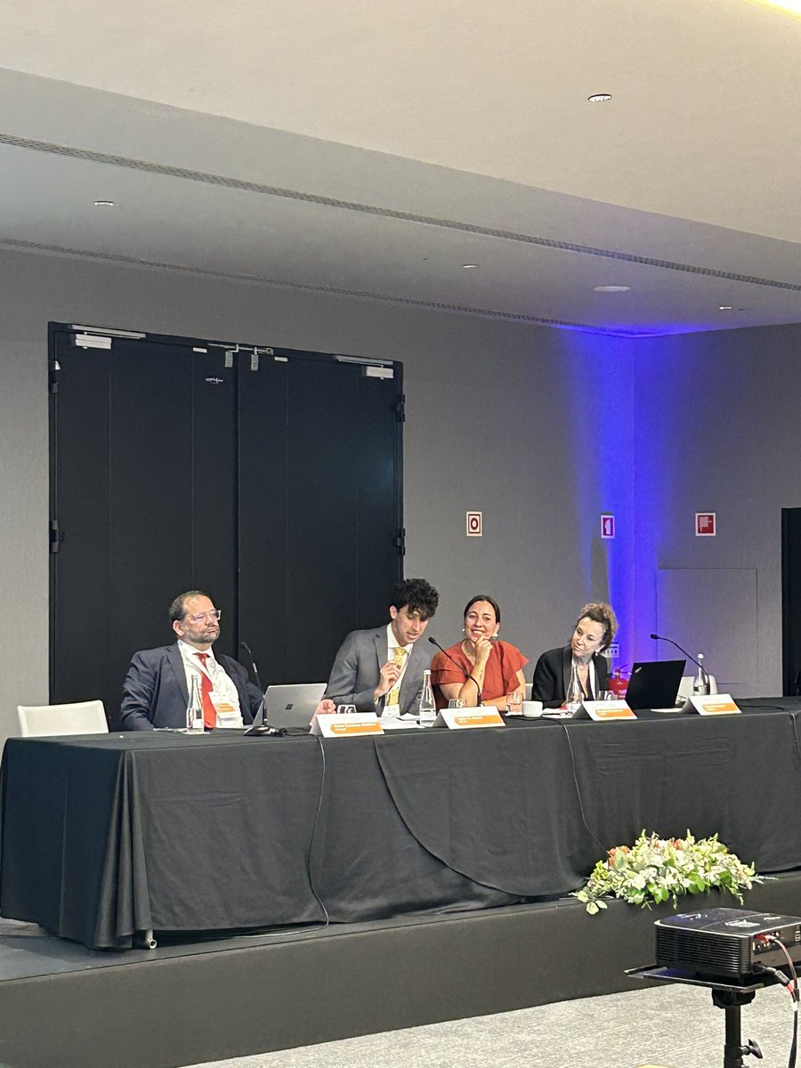 Solo 7 estados de Estados Unidos regulan por jurisprudencia o estatuto la consideración jurídica de los animales de compañía, nos cuenta Lidio Duval. #oporto2024