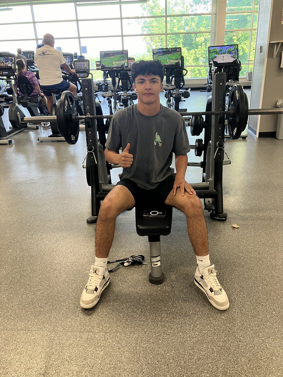 Another baseball/hoop Big Blue stud getting after it. School ended yesterday so early today he punched the clock at the gym!More great things ahead for this young man! GO BIG BLUE!@SportsBigBlue @sps01907 <a href="/SwampMiddle/">SMS</a> <a href="/NickBerube4/">Nick Berube</a> <a href="/BigSwampscott/">Swampscott Big Blue Boys’ Basketball</a> <a href="/CadenRoss_11/">Caden</a>