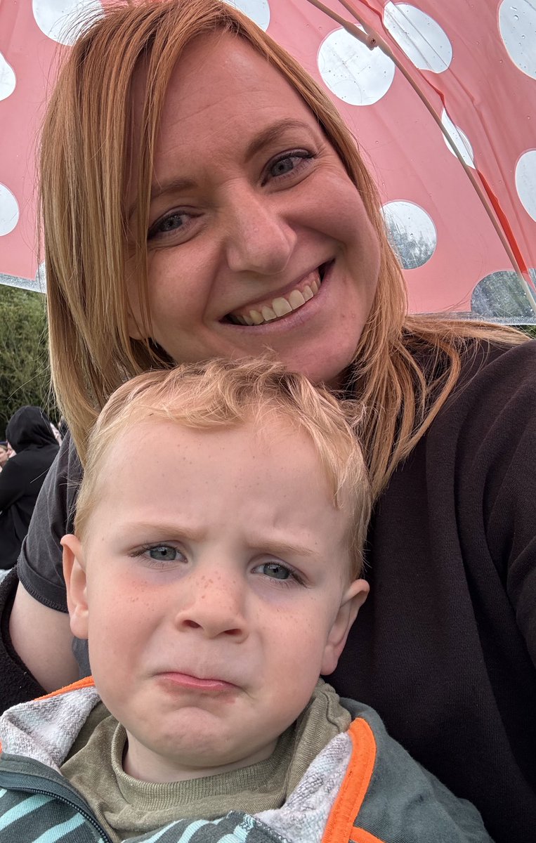 StillKara1's tweet photo. Sports Day complete, total shame it was cold and raining and the races didn’t all get done, but that’s one less thing to worry about.
🤞🏻🤞🏻 for the biggest in the final races today.
#sportsday #rainingagain #whereissummer #coldout #umbrella https://t.co/5EfOIIAl5m