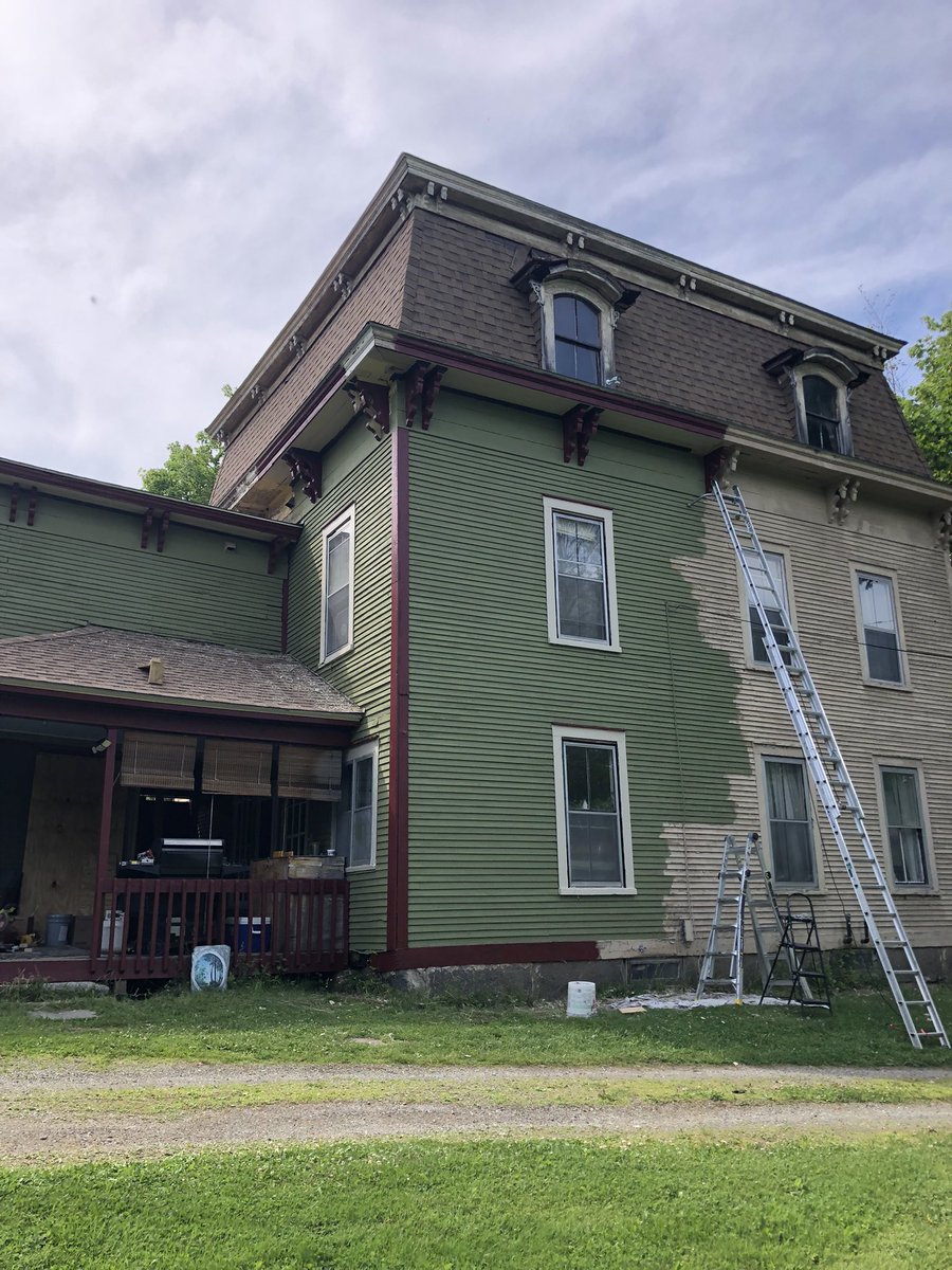 What I’ve been working on lately #summerofthehouse #housepainting