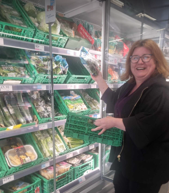 FinnCeri's tweet photo. An ad-hoc @coopuk Lend-a-Hand at #Blyth store helping the amazing @KayleighD321, @abbott_calum, Mark Niven &amp; team get ready for tomorrow's Blyth Live Festival.  Always #OneCoop in Northumberland.  All ready for my festival facepaint!  @Andy_Franks1 @KateEllis29 https://t.co/b0xykY5XvP