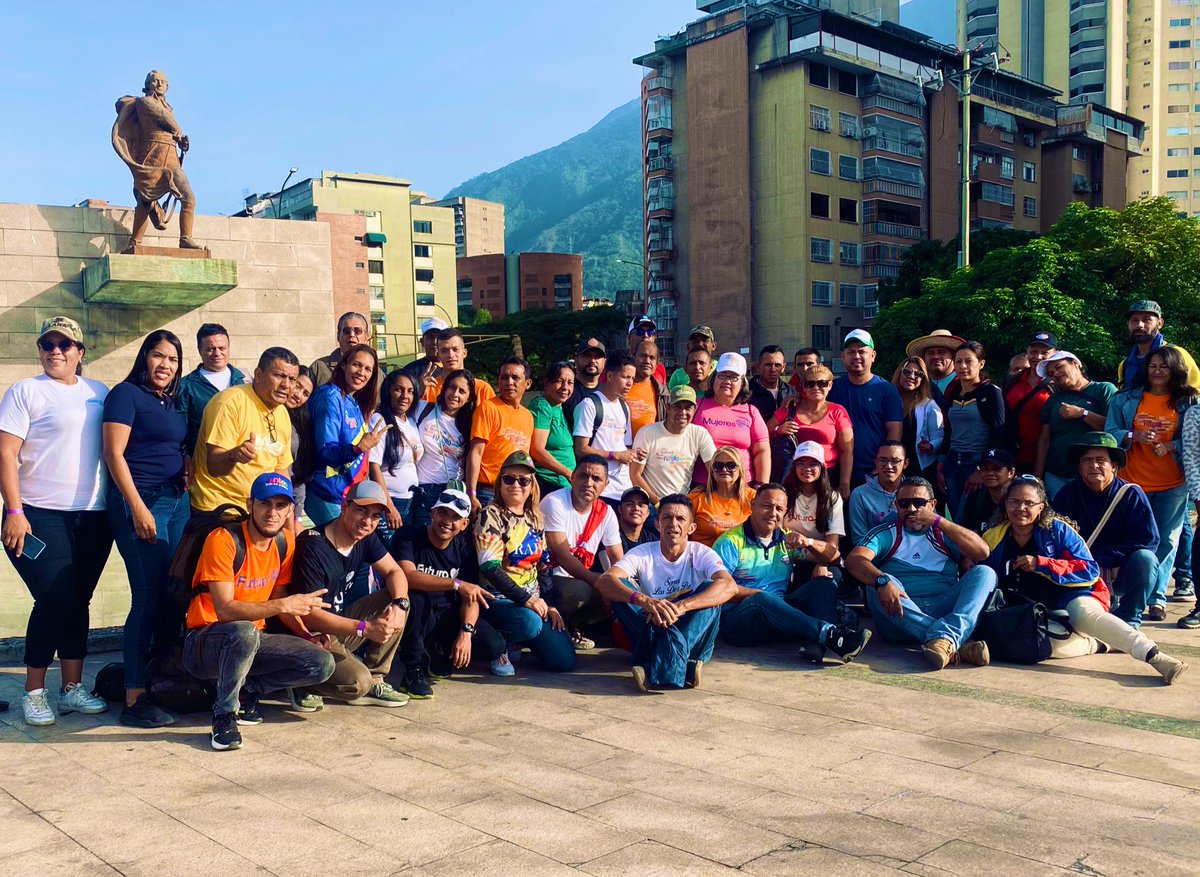 El mayor triunfo del pueblo Venezolano ha sido defender, en unión nacional y con diplomacia de paz, la soberanía y la integridad territorial #14Jun | 🇻🇪

#VenezuelaYSuGenteBella

¡Hacia adelante con esfuerzo propio! <a href="/movfuturoven/">Movimiento Futuro</a> <a href="/NorisHerrerar/">Noris Herrera</a> <a href="/HectoRodriguez/">Héctor Rodríguez C.</a> <a href="/VillegasPoljak/">Ernesto Villegas Poljak</a>
