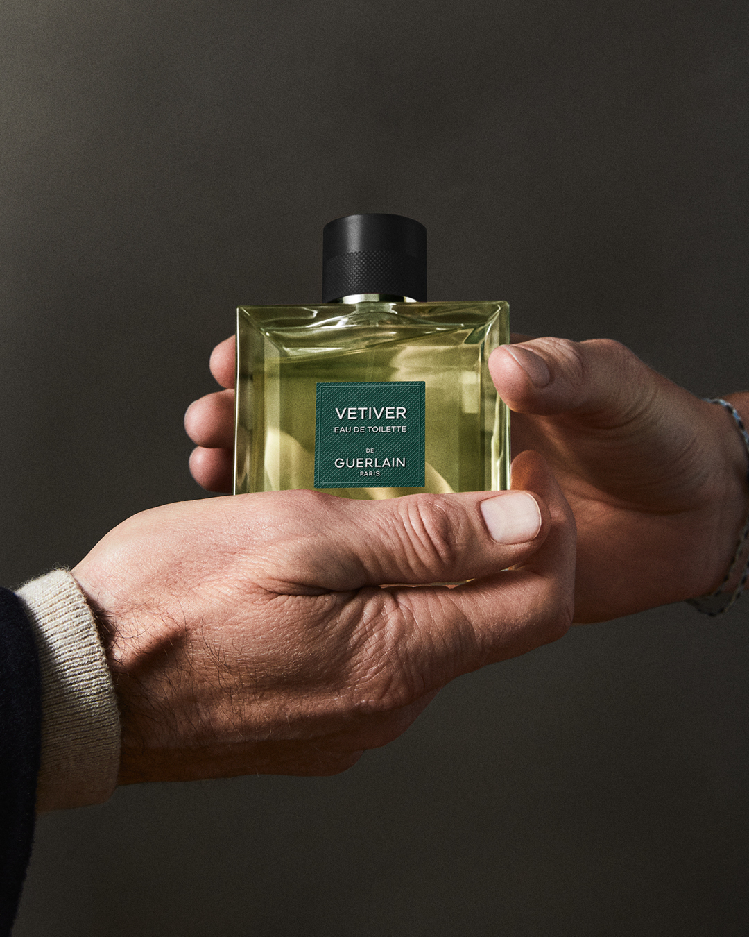 Guerlain on X Fresh vetiver meets refined notes of nutmeg pepper and tobacco in a timeless signature. Begin your own legacy this Father s Day with Vetiver by Guerlain. Discover more at https t 3C9B...