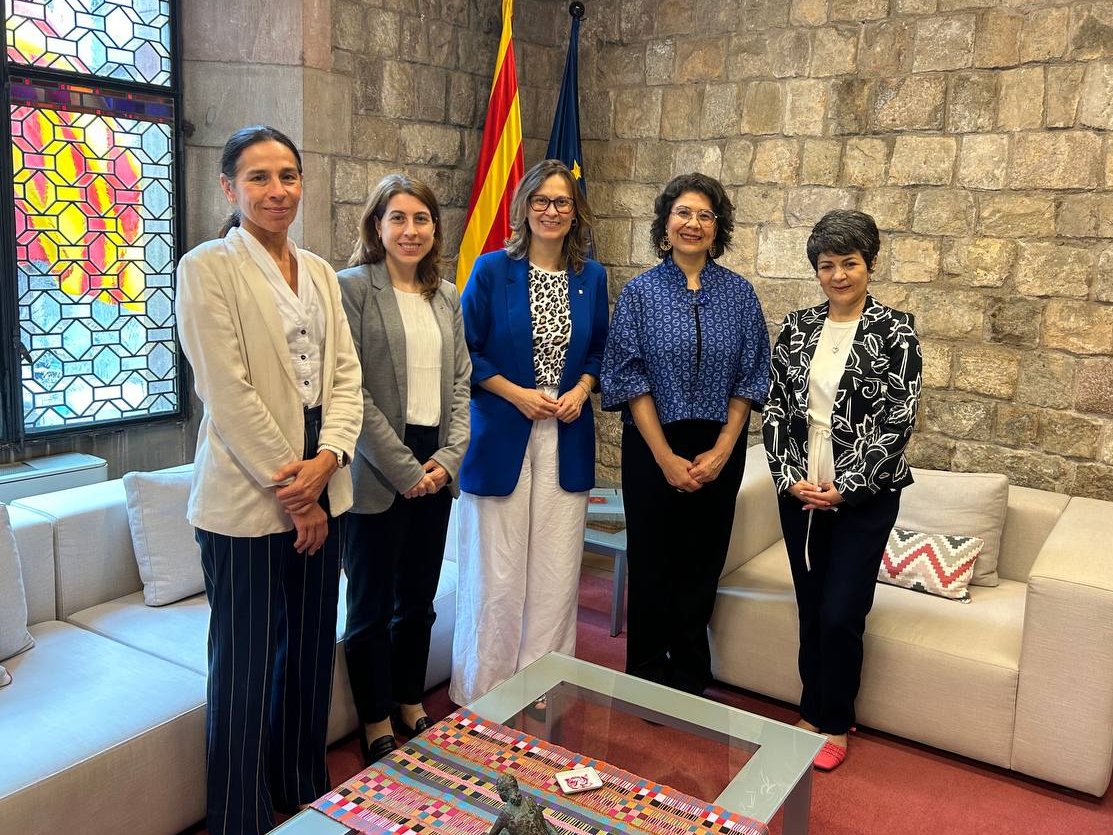 👉 És la primera reunió del <a href="/govern/">Govern de Catalunya</a> amb la <a href="/CIDH/">CIDH - IACHR</a>, l'organisme de l'Organització dels Estats Americans <a href="/OEA_oficial/">OEA</a> dedicat a la promoció dels drets humans

👥 A la trobada també hi han assistit la directora general de <a href="/cooperaciocat/">Cooperació</a> <a href="/yoya_alcoceba/">yoya alcoceba 🎗</a> i la directora general de