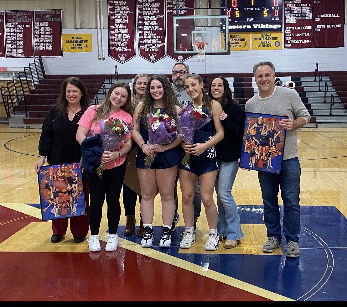 ECCRSDGirlsBB's tweet photo. Graduation day for our 3 seniors Remi, Aubree and Audrey. Enjoy the day! We are so proud of you! #classof2024 🎉🎓👏🏼
@remicherkas https://t.co/AClBd2bTPp