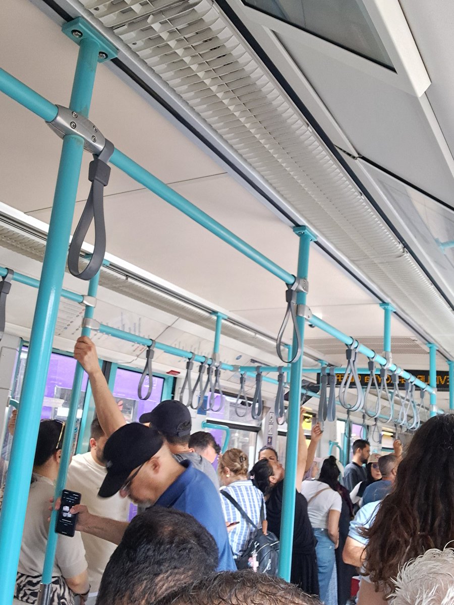 umberto34_'s tweet photo. Ulaşım A.Ş. hani klima kontrolü vardı, T1 Cevizlibağ-Eminönu tramvayı klima arızalı 749A 🥵 @ulasimistanbul @haberibbcomtr https://t.co/mPH4Tb1cWF