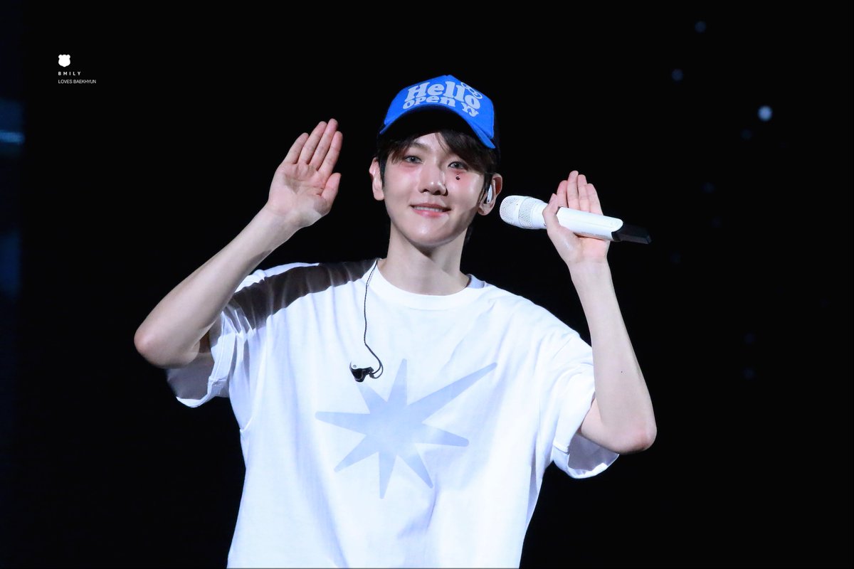 bmily506's tweet photo. Hello! I have a BIG HEART and its all for you!🫶🏻

#백현 #BAEKHYUN #ベッキョン
@B_hundred_Hyun https://t.co/a28E6YZnc7