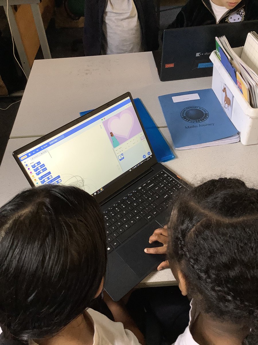 PindersPrimary's tweet photo. Year 3 have enjoyed using Scratch in their computing session today. We have started creating a quiz show to help children retain their science knowledge. #PPComputing https://t.co/cgdTsXjlQK