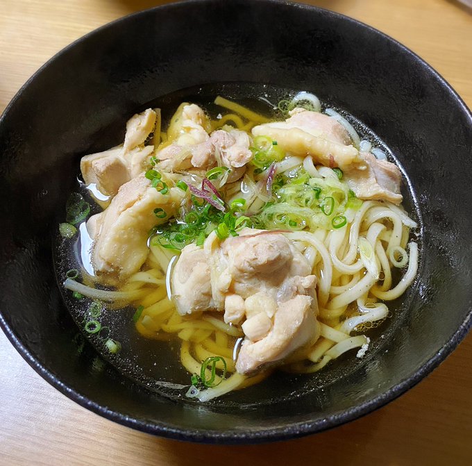 黒マメうどんです 