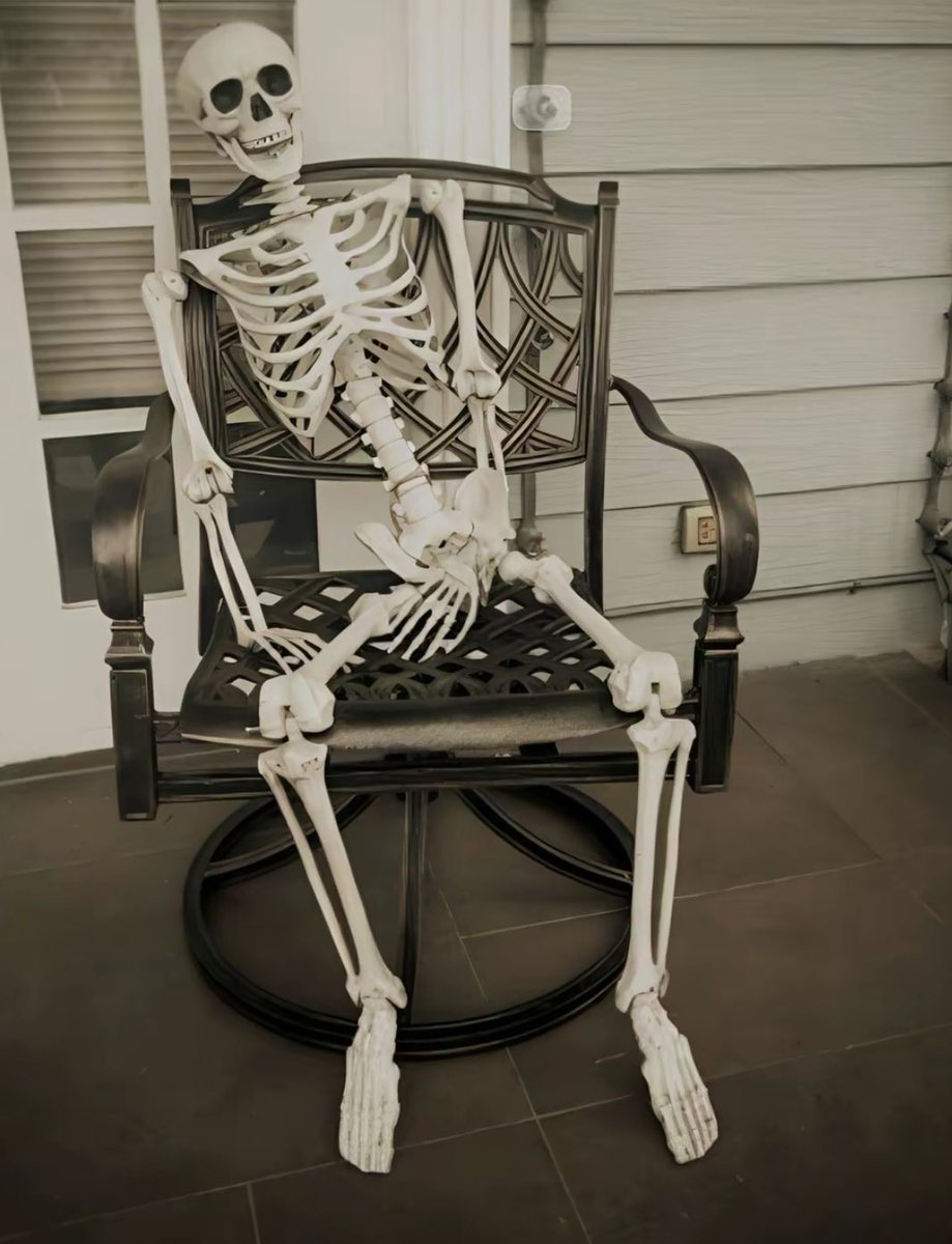 Yo esperando los logros de la revolución cubana.