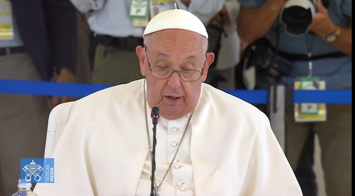 El #PapaFrancisco pronuncia su discurso en la sesión conjunta del #G7 reflexionando sobre la inteligencia artificial, "un instrumento fascinante y tremendo" #ElPapaEnElG7